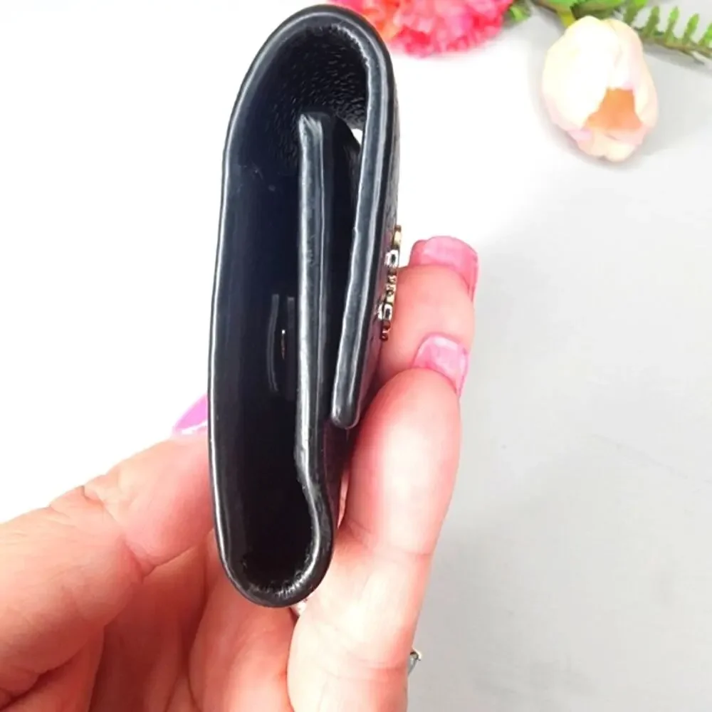 Gucci Black Pebbled Leather Silver Six Key Holder EUC
